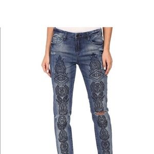 BLANK NYC Embroidered Skinny Jeans size 28